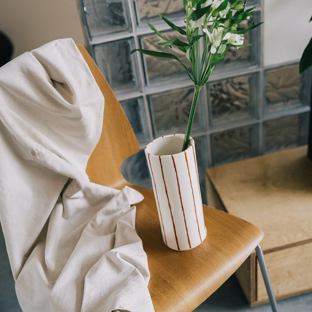 Ваза в полоску тонкую