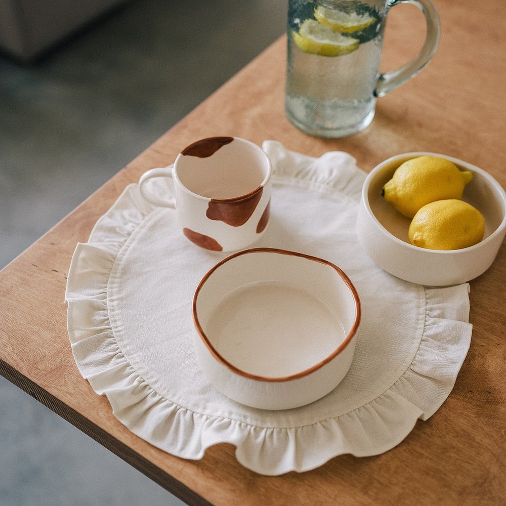 Боул с коричневой каемкой