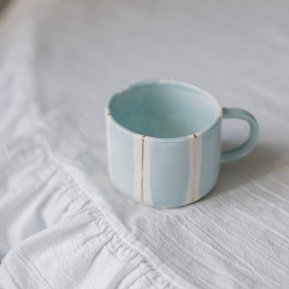 Кружка голубая с золотом