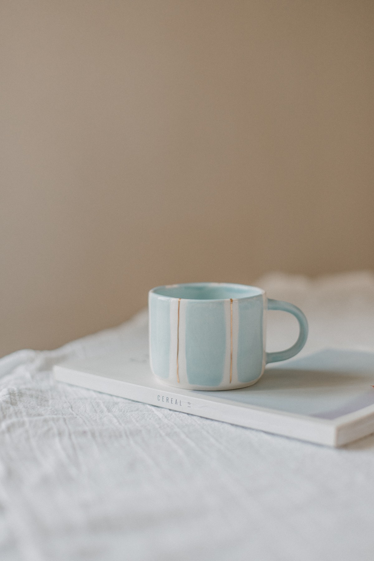 Кружка голубая с золотом